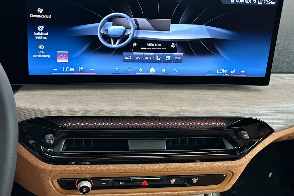 Thumbnail: 2025 BMW 3 Series - 25