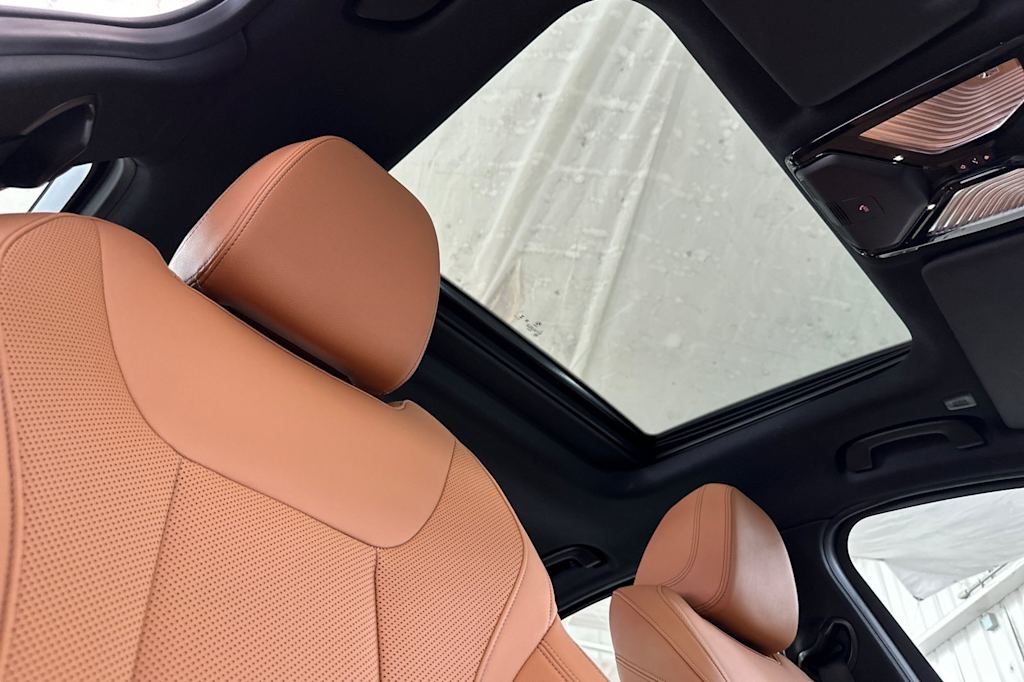 Thumbnail: 2025 BMW 3 Series - 23