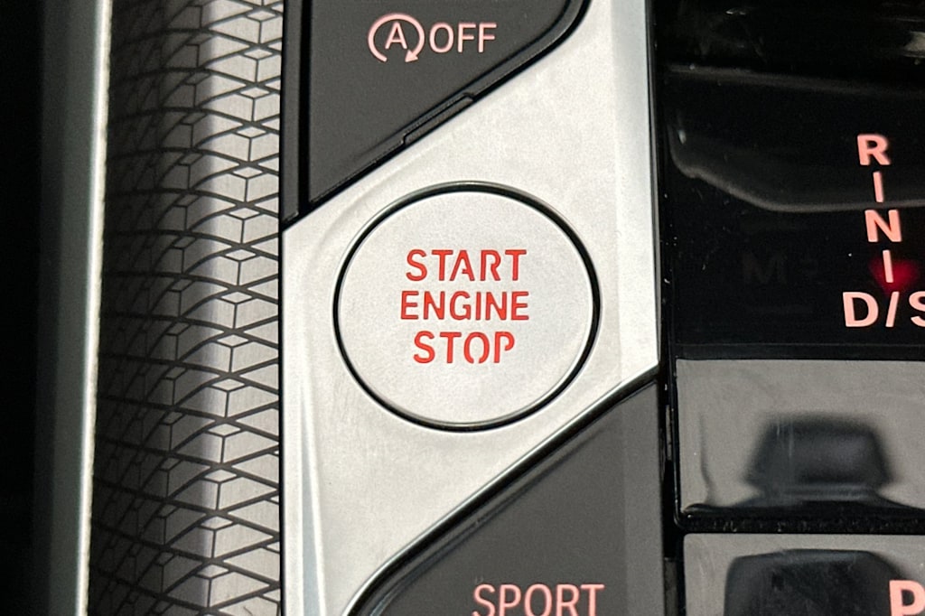 Thumbnail: 2025 BMW 3 Series - 25