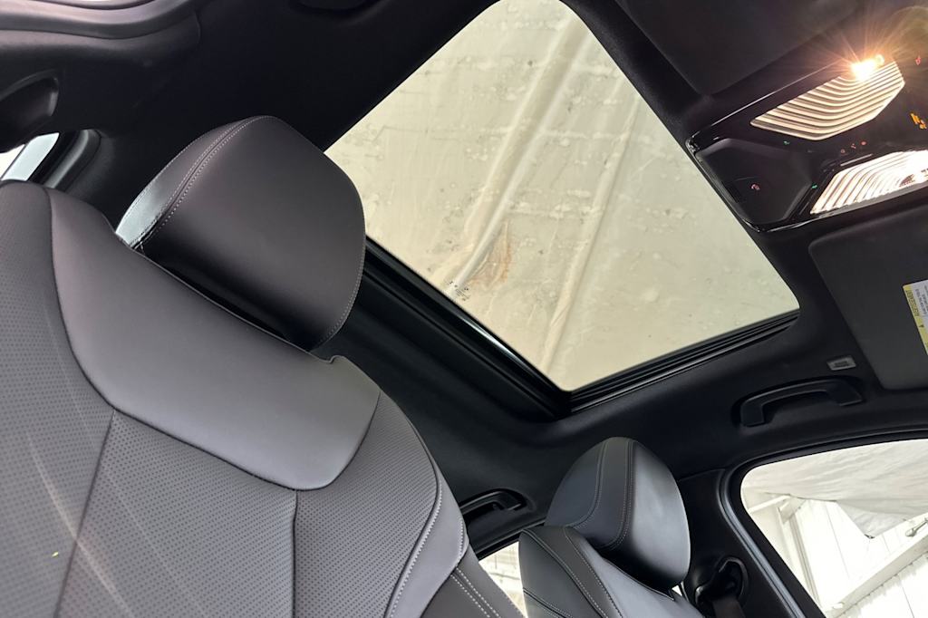 Thumbnail: 2025 BMW 3 Series - 22