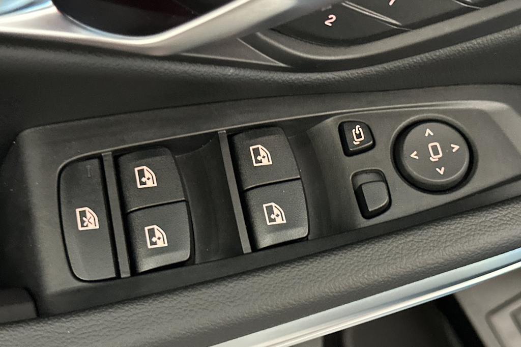 Thumbnail: 2025 BMW 3 Series - 21