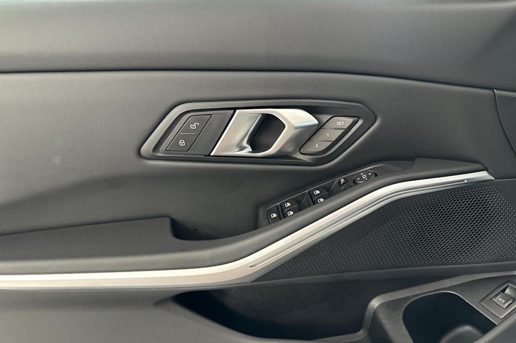 Thumbnail: 2025 BMW 3 Series - 20