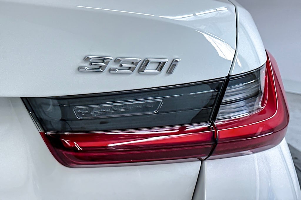 Thumbnail: 2025 BMW 3 Series - 28