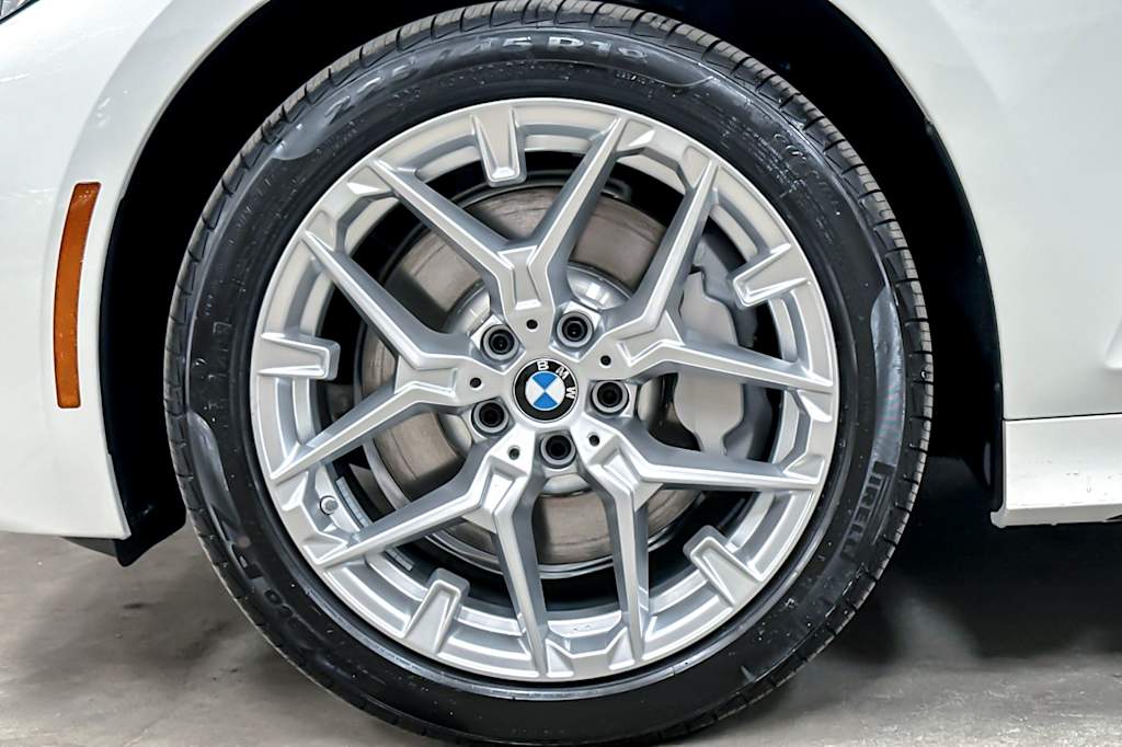 Thumbnail: 2026 BMW 3 Series - 8