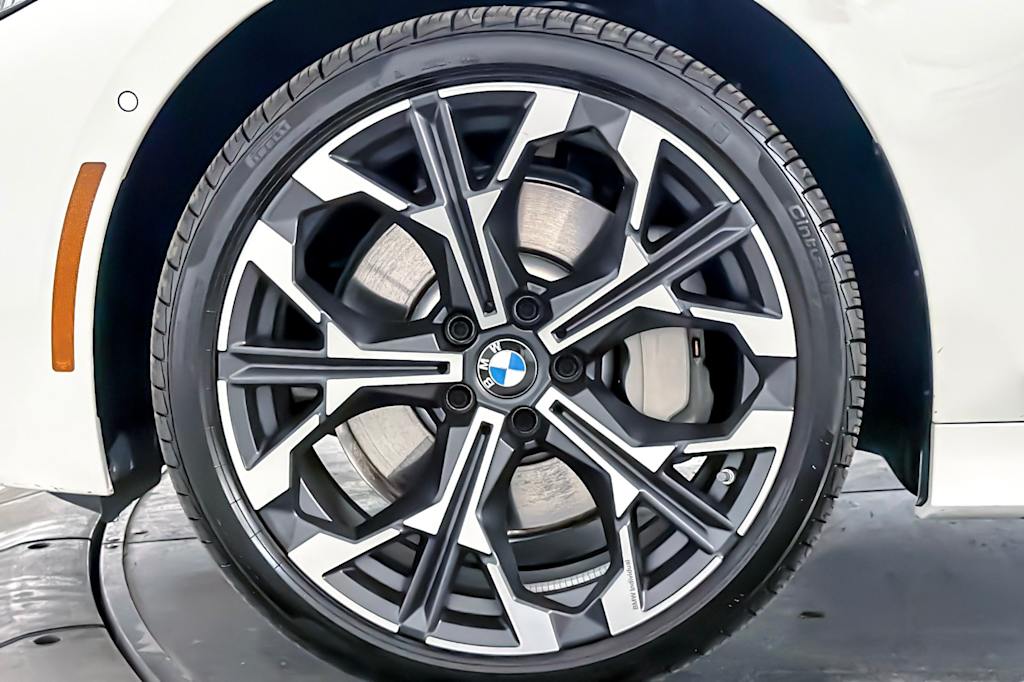 Thumbnail: 2025 BMW 3 Series - 8