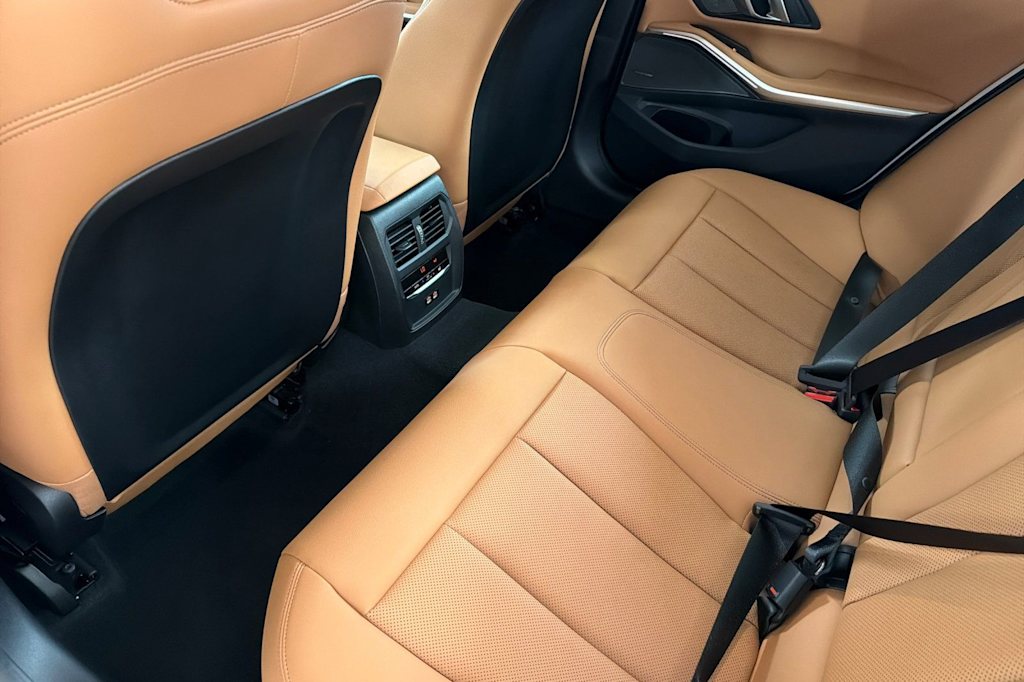 Thumbnail: 2026 BMW 3 Series - 10