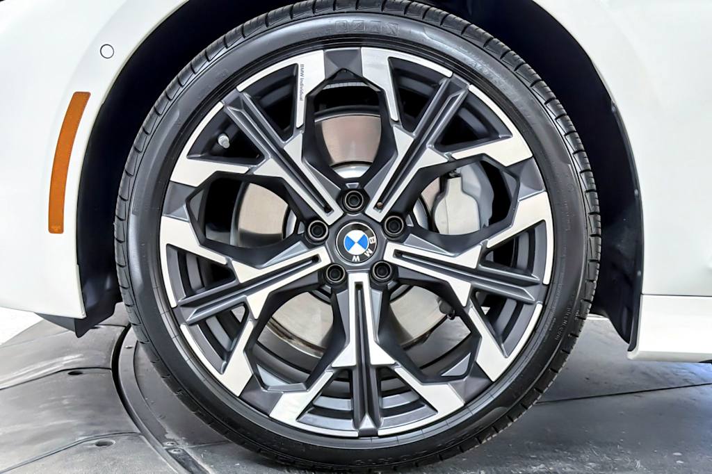 Thumbnail: 2026 BMW 3 Series - 8