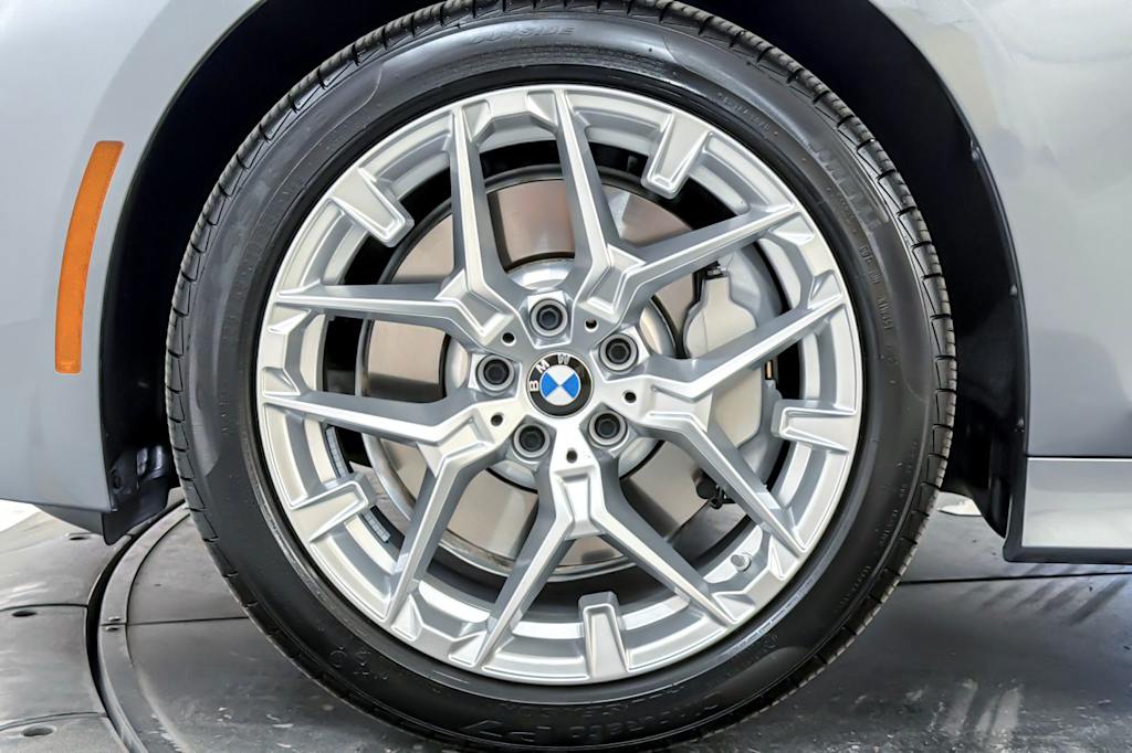 Thumbnail: 2026 BMW 3 Series - 8