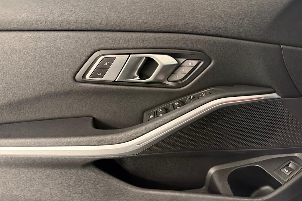Thumbnail: 2023 BMW 3 Series - 20