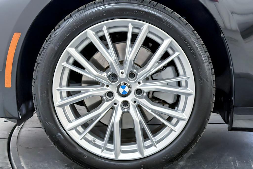 Thumbnail: 2024 BMW 3 Series - 8