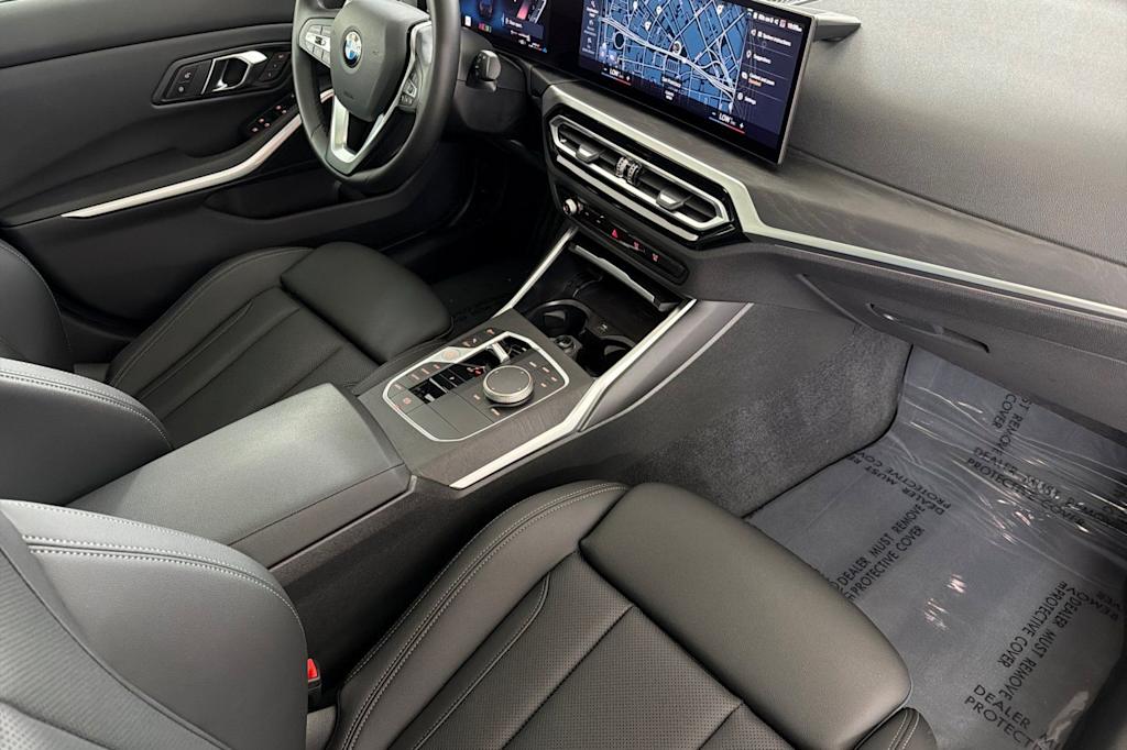 Thumbnail: 2024 BMW 3 Series - 12
