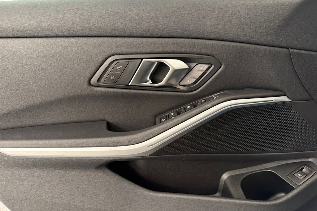 Thumbnail: 2024 BMW 3 Series - 20