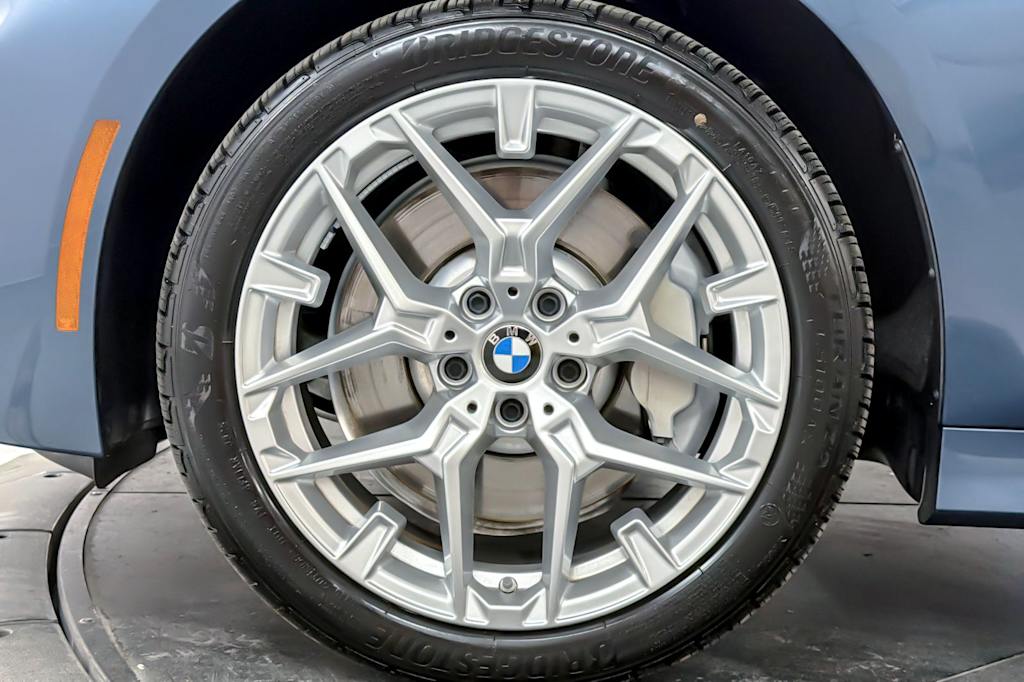 Thumbnail: 2026 BMW 3 Series - 8