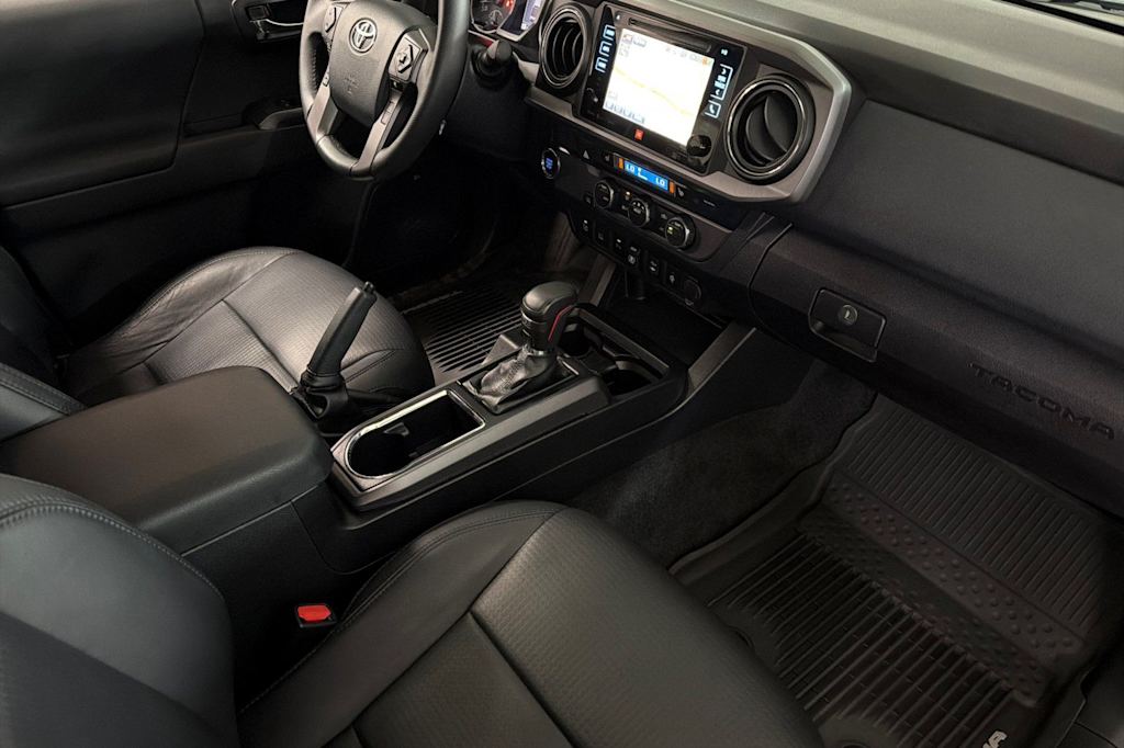 Thumbnail: 2019 Toyota Tacoma - 12