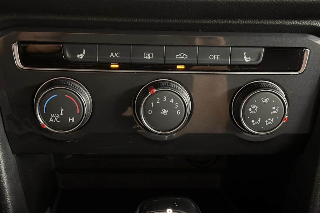 Thumbnail: 2023 Volkswagen Tiguan - 24