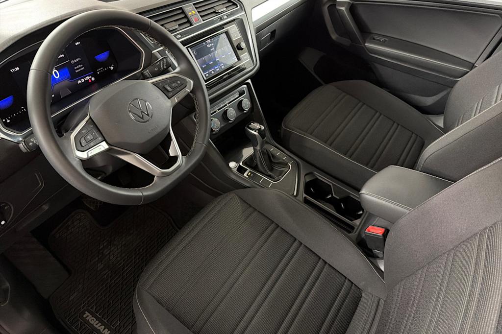 Thumbnail: 2023 Volkswagen Tiguan - 8