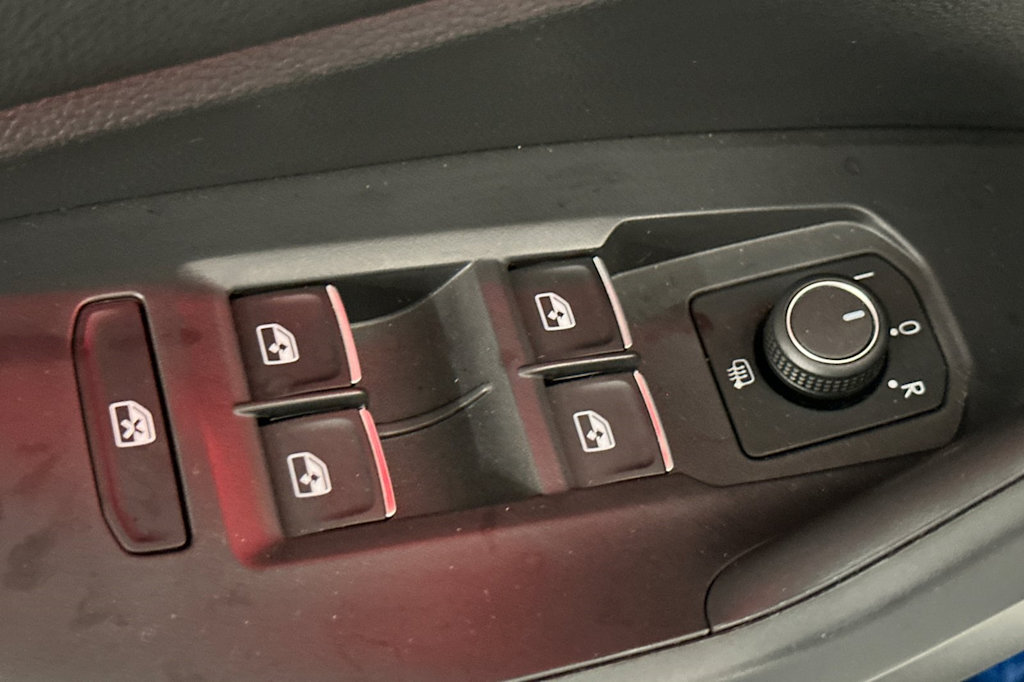 Thumbnail: 2022 Volkswagen Jetta - 21