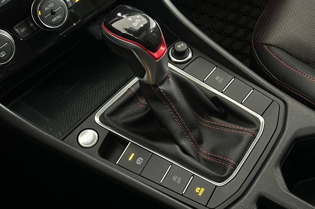 Thumbnail: 2022 Volkswagen Jetta - 14