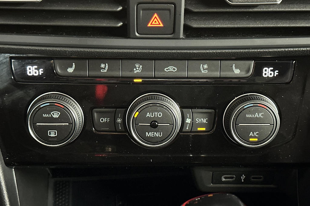 Thumbnail: 2022 Volkswagen Jetta - 24