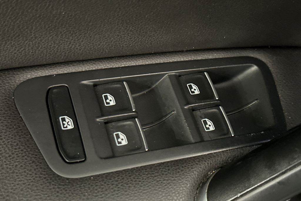 Thumbnail: 2017 Volkswagen Golf - 22