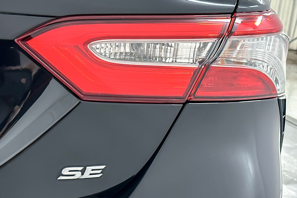 2018 Toyota Camry SE 26