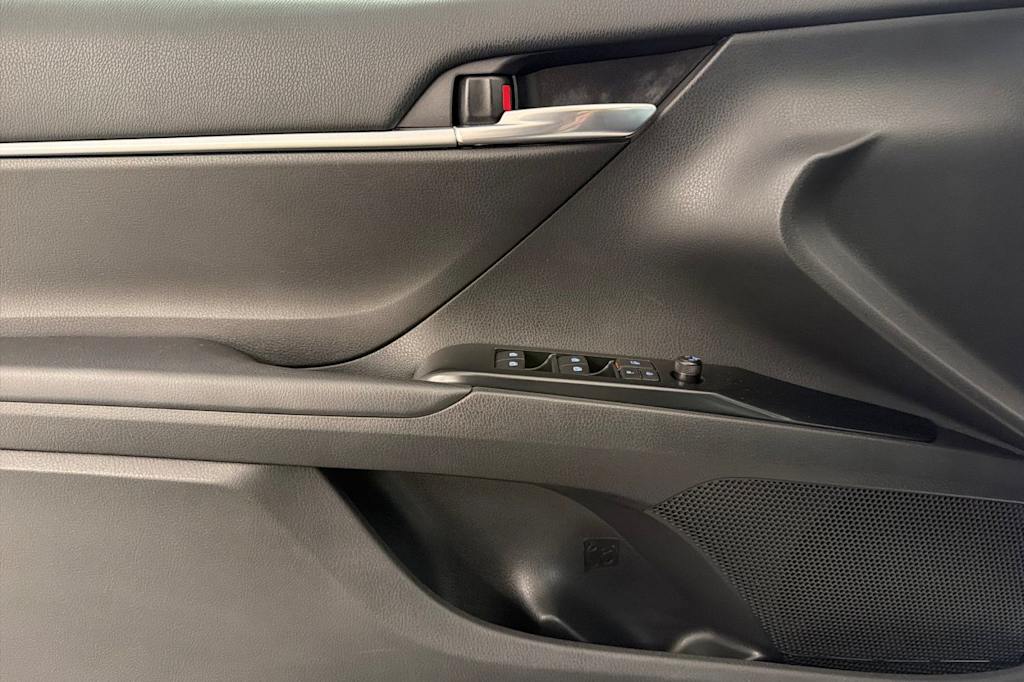 Thumbnail: 2018 Toyota Camry - 20