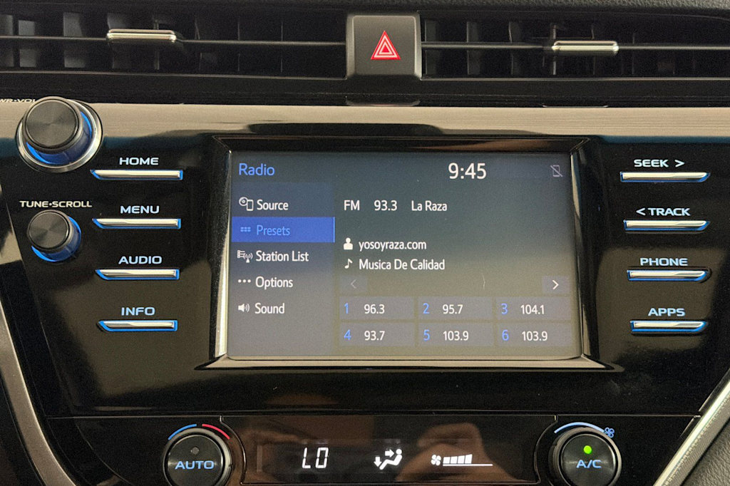 Thumbnail: 2018 Toyota Camry - 13