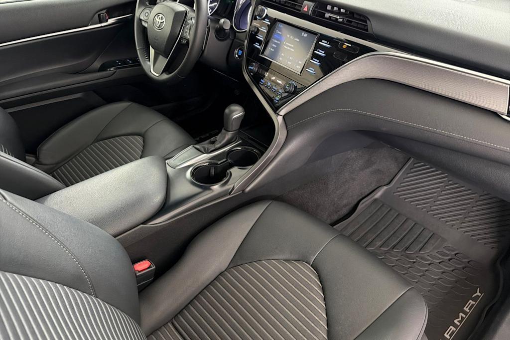 Thumbnail: 2018 Toyota Camry - 10