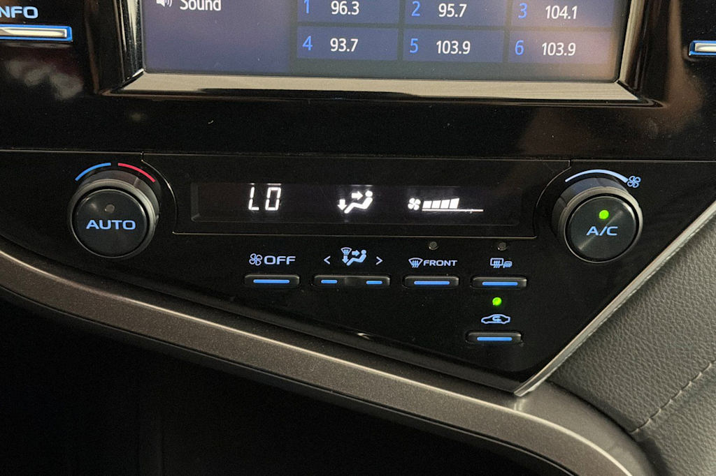 Thumbnail: 2018 Toyota Camry - 24