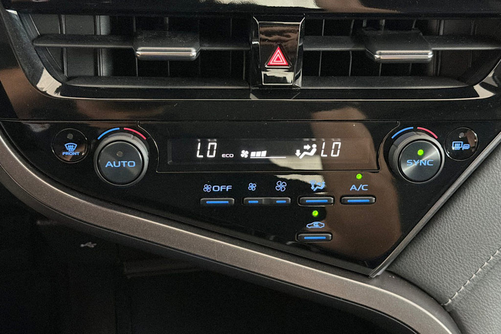 Thumbnail: 2022 Toyota Camry - 24