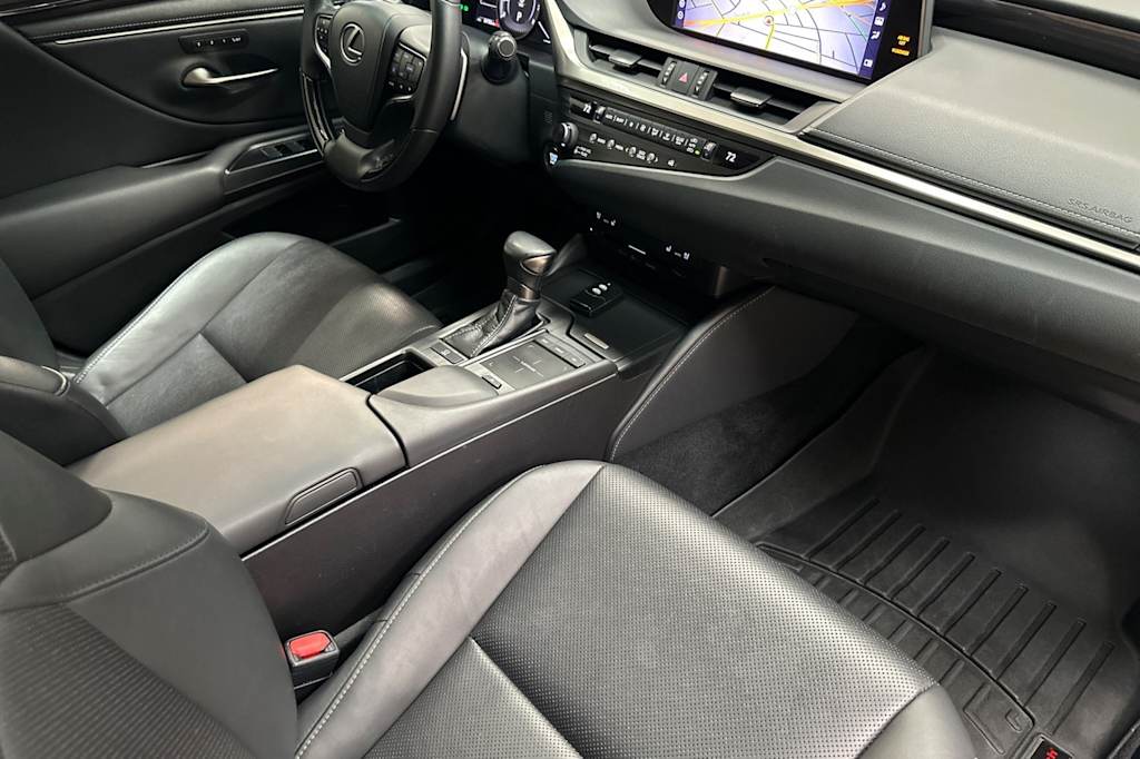 Thumbnail: 2020 Lexus ES - 12