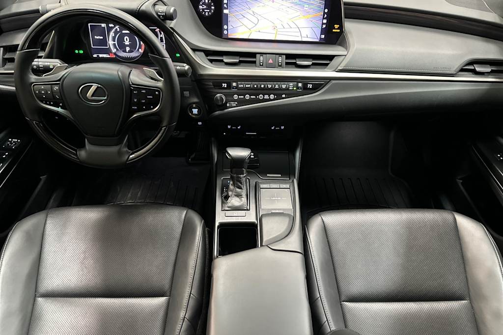 Thumbnail: 2020 Lexus ES - 2