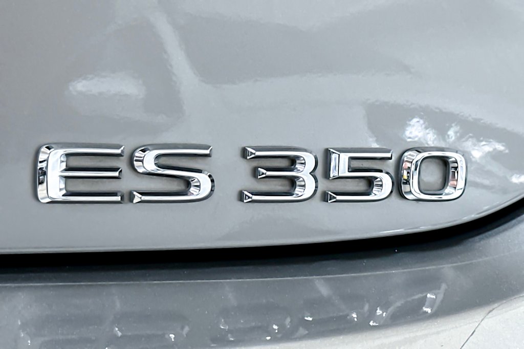 Thumbnail: 2020 Lexus ES - 7