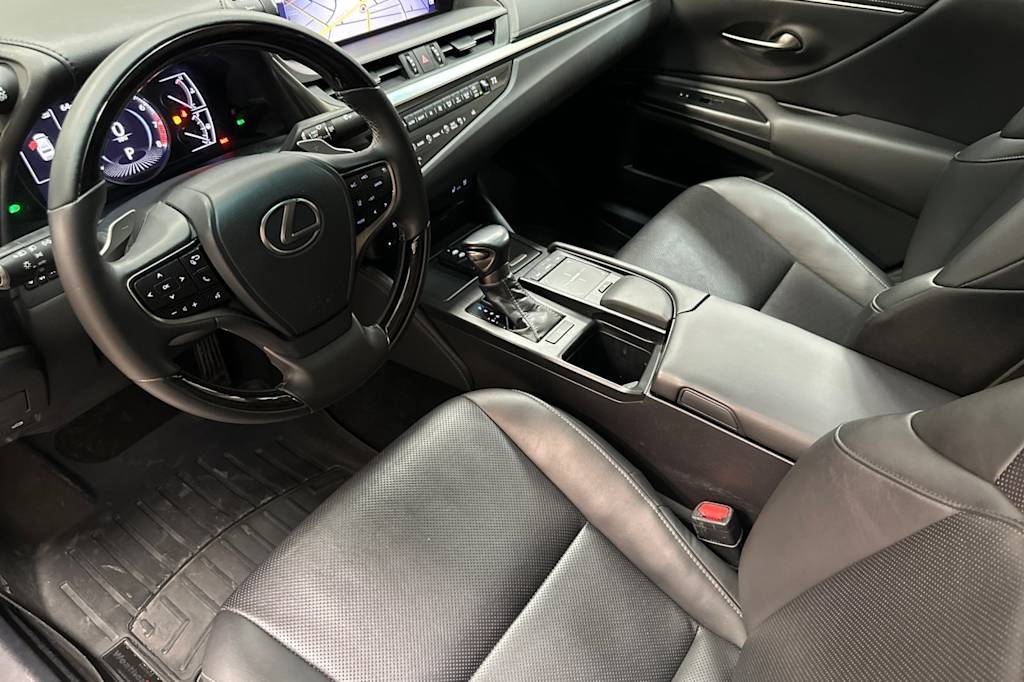 Thumbnail: 2020 Lexus ES - 9