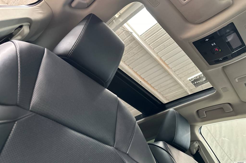 Thumbnail: 2020 Lexus ES - 22