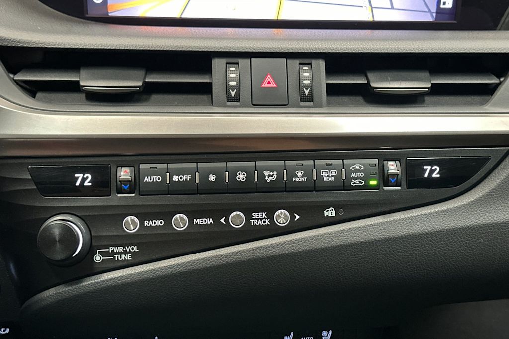 Thumbnail: 2020 Lexus ES - 25