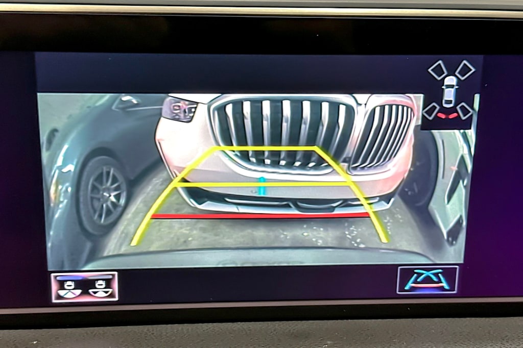 Thumbnail: 2020 Lexus ES - 24