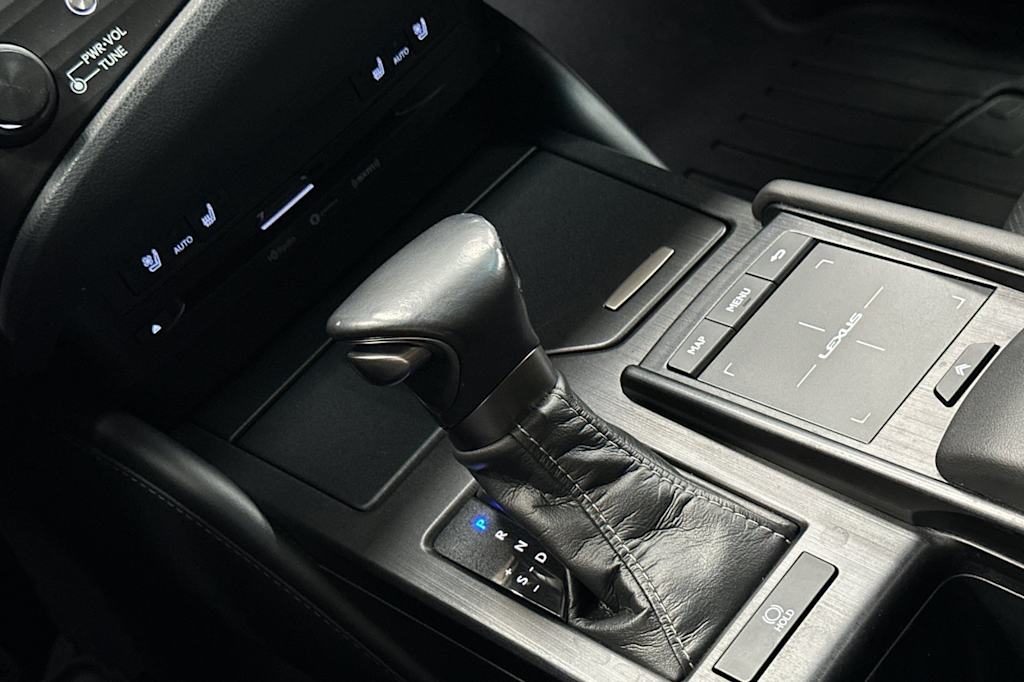 Thumbnail: 2020 Lexus ES - 14