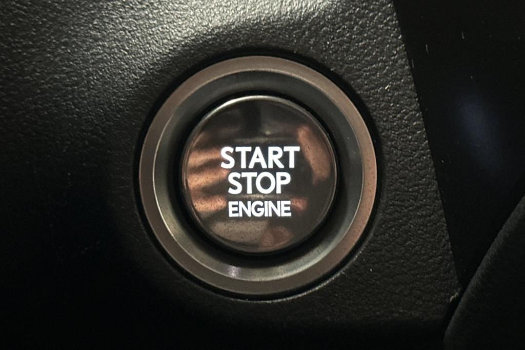 Thumbnail: 2020 Lexus ES - 26