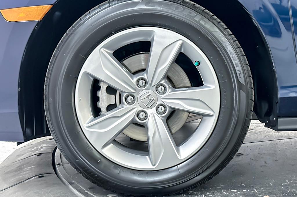 Thumbnail: 2018 Honda Odyssey - 8