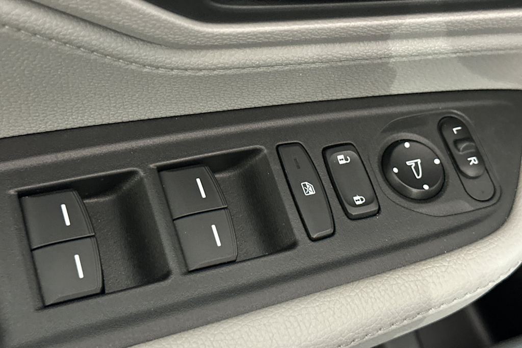 Thumbnail: 2018 Honda Odyssey - 21