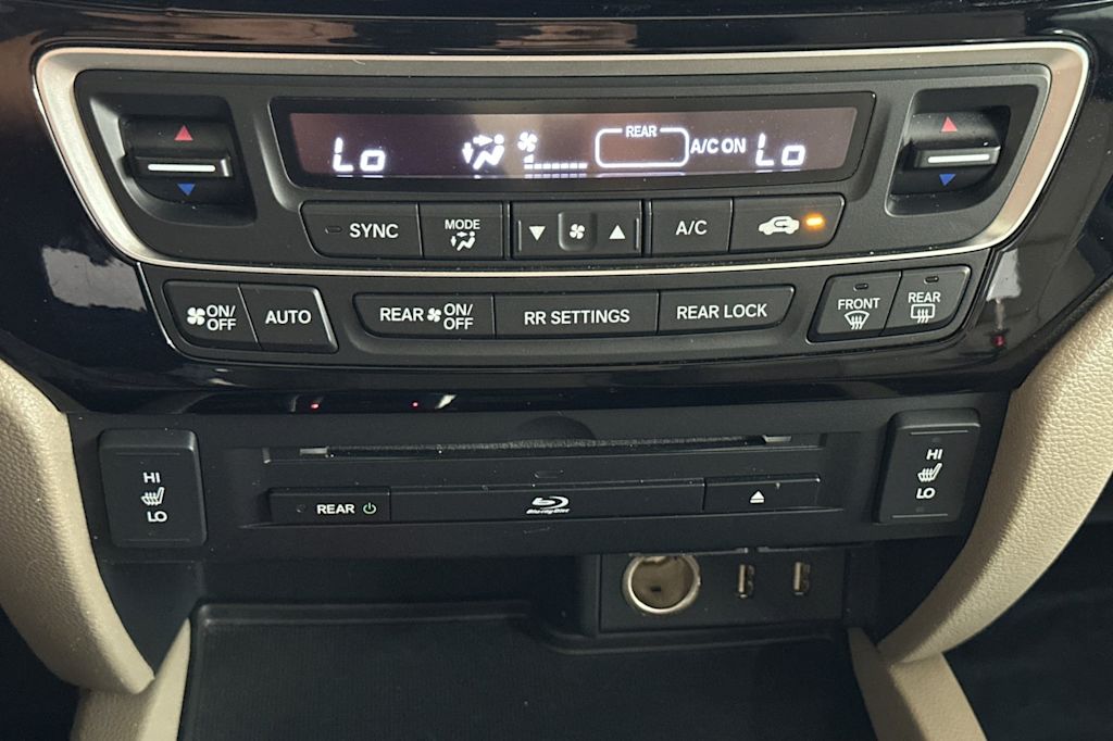 2016 Honda Pilot Touring 23