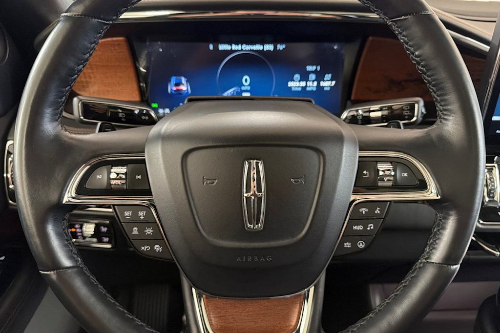 Thumbnail: 2023 Lincoln Navigator L - 28