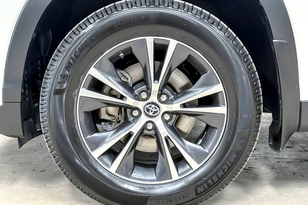 Thumbnail: 2019 Toyota Highlander - 8