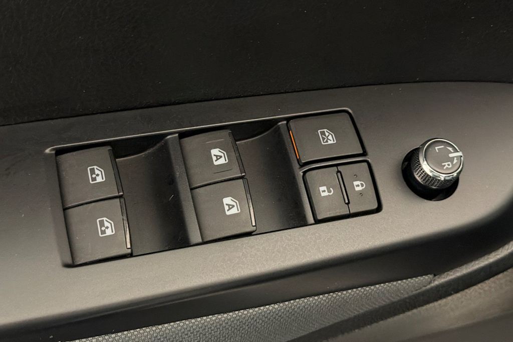 Thumbnail: 2019 Toyota Highlander - 22