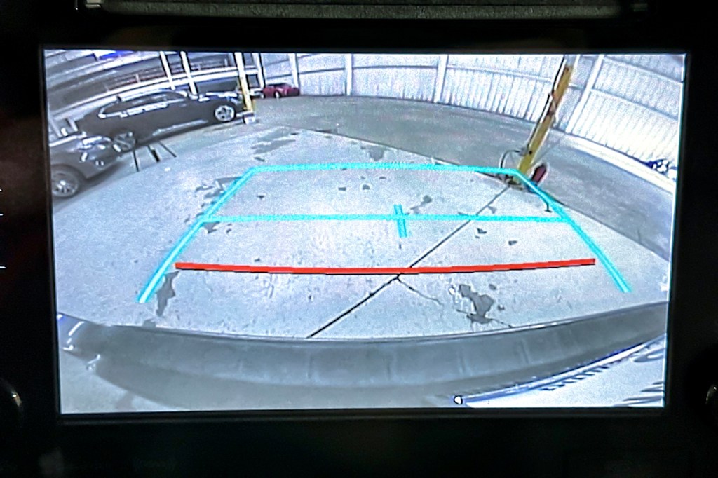 Thumbnail: 2017 Toyota Sienna - 16