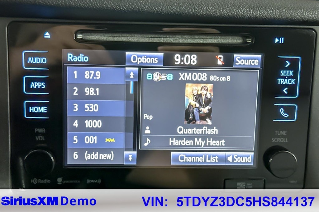 Thumbnail: 2017 Toyota Sienna - 28