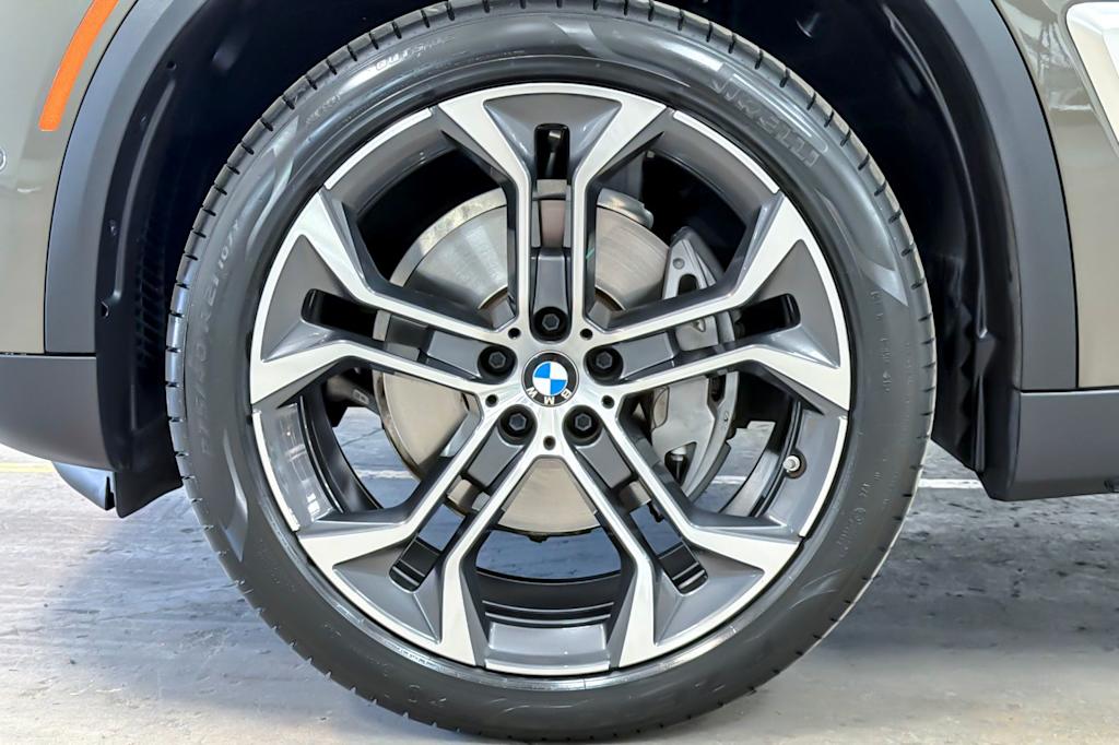 Thumbnail: 2024 BMW X5 - 8