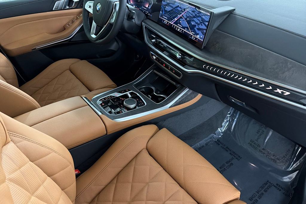 Thumbnail: 2026 BMW X7 - 13