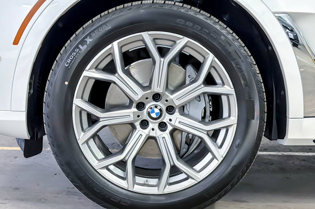 Thumbnail: 2026 BMW X7 - 8